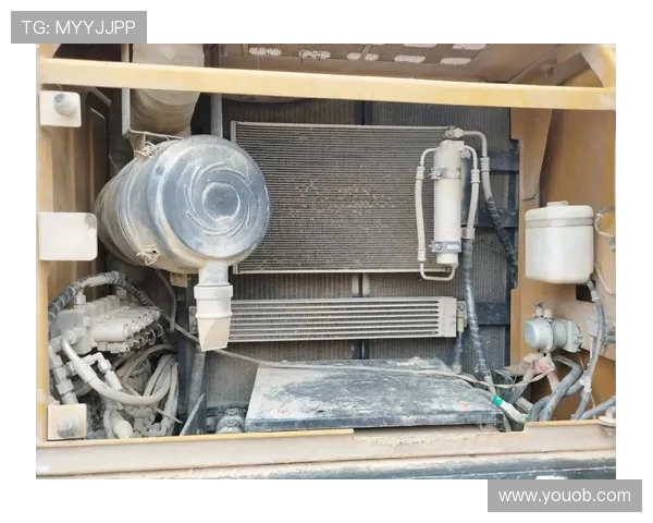 挖掘机暖风小水箱漏水修复